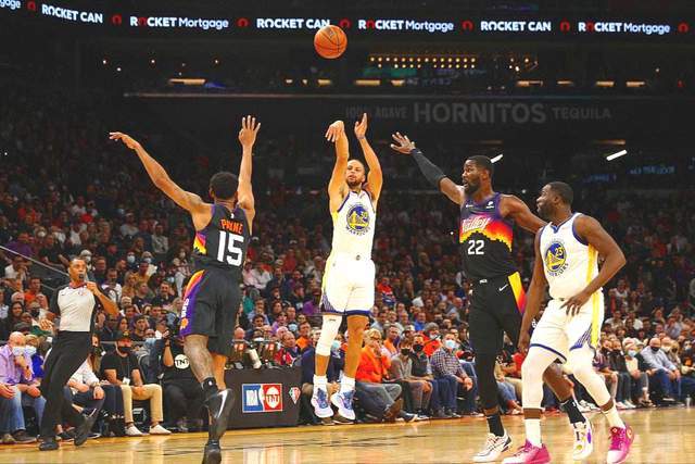  布克44分太阳力克西部榜首  