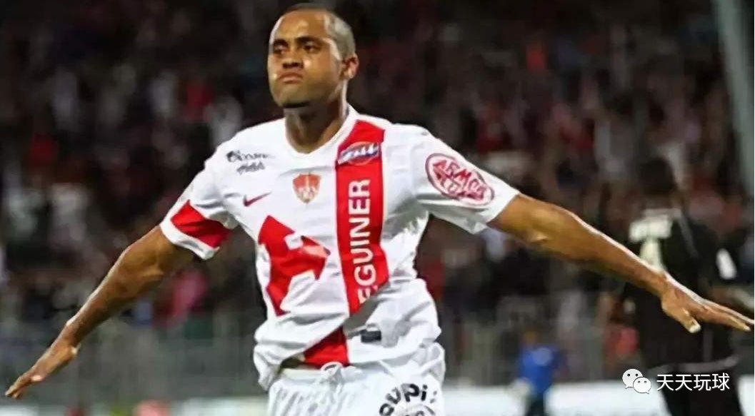  布雷斯特青年军主场逼平老牌强队  