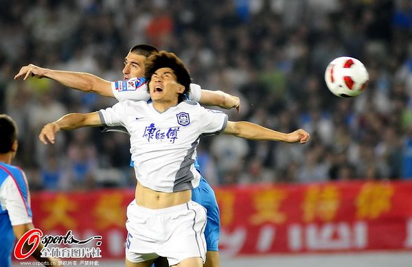  昂热新援前锋梅开二度，助球队终结六轮不胜  